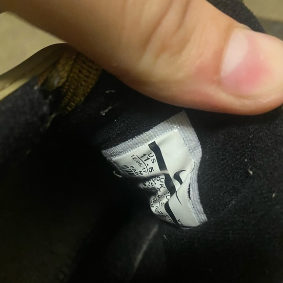 Limited edition Gold Air max 97’s very good condition - Picture 6 of 7